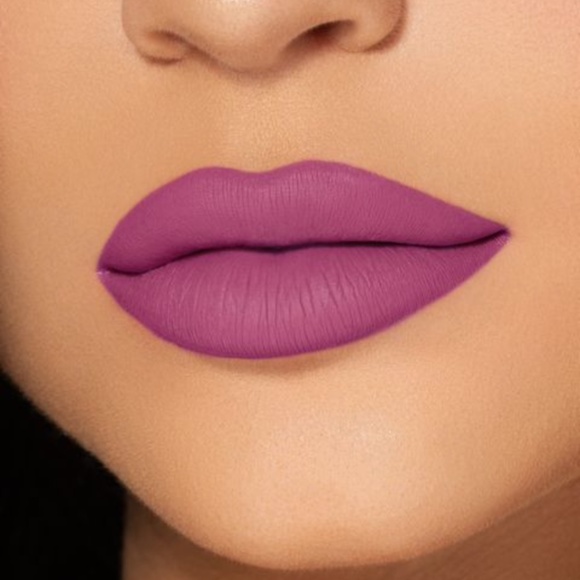 NEW Kylie Jenner Cosmetics Matte Lip Kit HEAD OVER HEALS - Picture 2 of 8
